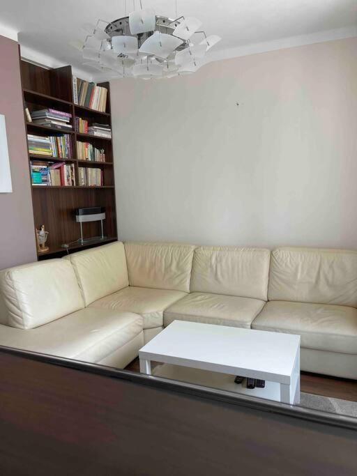 Priestranny 3 Izb. Apartman V Centre S Parkovanim. Διαμέρισμα Μπάνσκα Μπίστριτσα Εξωτερικό φωτογραφία