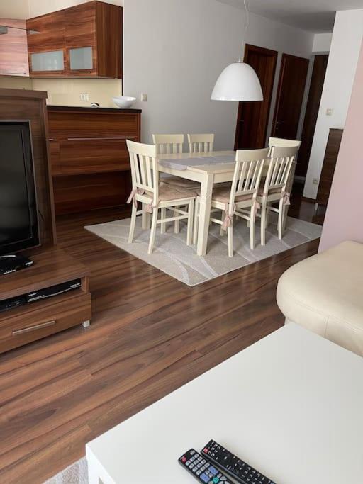 Priestranny 3 Izb. Apartman V Centre S Parkovanim. Διαμέρισμα Μπάνσκα Μπίστριτσα Εξωτερικό φωτογραφία